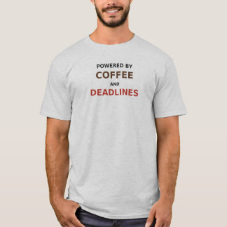 コーヒーと納期に支えられて オフィスユーモアTシャツ Tシャツ