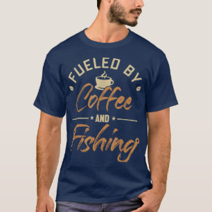 コーヒーと魚釣り深いシーボートアイスフライで燃料 Tシャツ