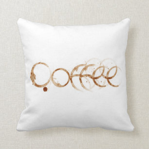コーヒーによって汚される枕 クッション