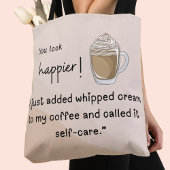 コーヒーにホイップクリームを入れたばかりだ トートバッグ