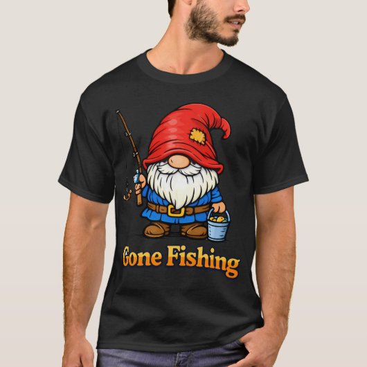 コーヒーに支えられた釣りと面白い釣り師の怒り Tシャツ (正面)