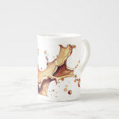 コーヒーのこぼれ ボーンチャイナマグカップ (正面右)