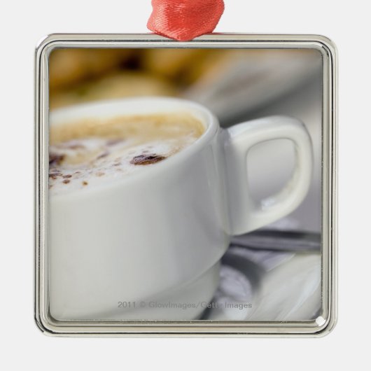 コーヒーのクローズアップ メタルオーナメント (正面)