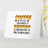 コーヒーのスペリング後ろ向きコーヒー愛好家 カード (黄色い花)