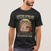 コーヒーのスペルは逆Eeffoc CatsがCoffを飲む Tシャツ (正面)