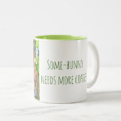 コーヒーのマグが必要な人もいる ツートーンマグカップ (正面右)