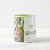 コーヒーのマグが必要な人もいる ツートーンマグカップ (中央)