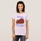 コーヒーの前で待つ Tシャツ (正面フル)