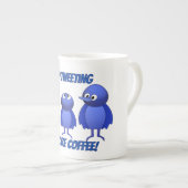 コーヒーの前にツイートしない ボーンチャイナマグカップ (正面右)