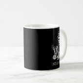 コーヒーの平和を飲む女性の骨格が決して良くない コーヒーマグカップ (正面右)