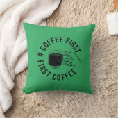 コーヒーの最初のtシャツ クッション (ブランケット)