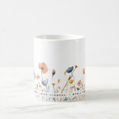 コーヒーの朝に花を添えて: ママへのギフト コーヒーマグカップ (中央)