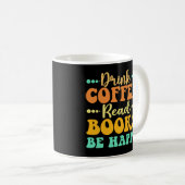 コーヒーの本読を楽しく飲む コーヒーマグカップ (正面右)