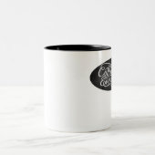 コーヒーはすべてをコップ解決します ツートーンマグカップ (中央)