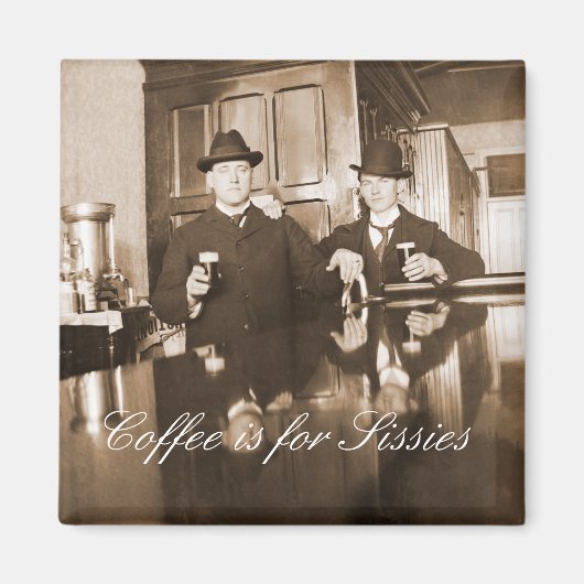 コーヒーはシシー1890男性ビールを飲む マグネット (正面)