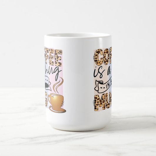 コーヒーはマグカップに包まれた状態だ コーヒーマグカップ (中央)