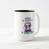 「コーヒーは常に良いアイディア」エイリアンマグカップ15oz ツートーンマグカップ (正面右)