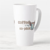 コーヒーは私の共同パイロット カフェラテマグ (右アングル)