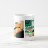 コーヒーは私を暖かくファジーにする コーヒーマグカップ (中央)
