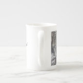 コーヒーは醸造マグ ボーンチャイナマグカップ (裏面)