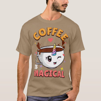 コーヒーは魔法のユニコーンカフェイン Tシャツ