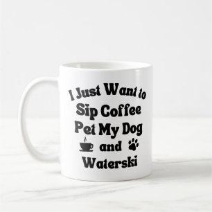 コーヒーをすすり、私の犬と水上競技をなでる。 コーヒーマグカップ