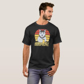 コーヒーをガブ飲みするシベリアン・ハスキー Tシャツ (正面フル)