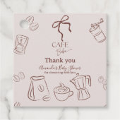 コーヒーをテーマにしたベージュのカフェベベブリューワーベイビーシャワー フェイバータグ (正面)