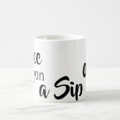 コーヒーを一口飲んで昔話 マグ (中央)