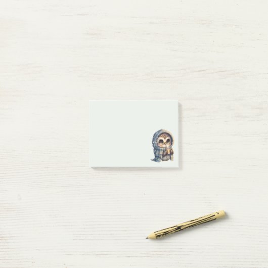 コーヒーを入れたかわいい大きな目のフクロウ ポストイット (デスク上)