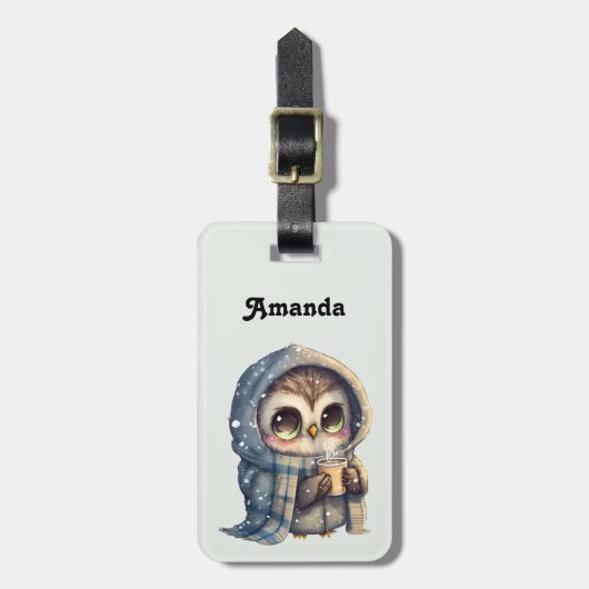 コーヒーを入れたかわいい大きな目のフクロウ ラゲッジタグ (正面縦)