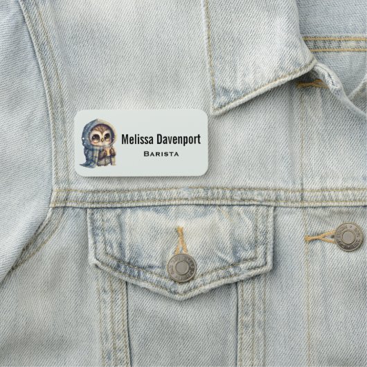 コーヒーを入れたかわいい大きな目のフクロウ 名札 (インサイチュ)