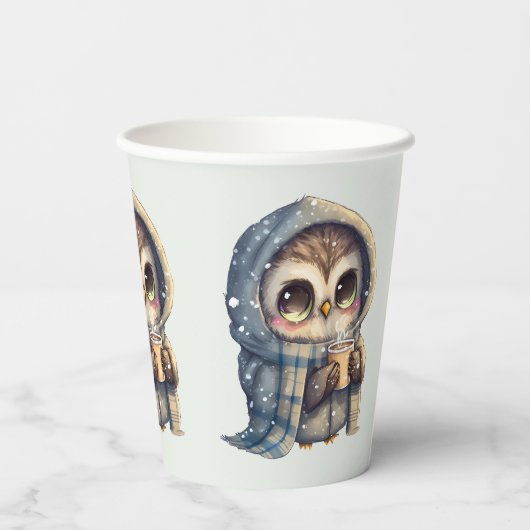コーヒーを入れたかわいい大きな目のフクロウ –  紙コップ (裏面)