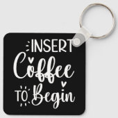 コーヒーを入れユーモアのある引用文 キーホルダー (裏面)