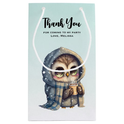 コーヒーを持ったかわいいフクロウパーティーありがとう スモールペーパーバッグ (裏面)