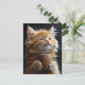 コーヒーを持った愛らしいジンジャー子猫 ポストカード (スタンド正面)