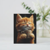 コーヒーを持った愛らしいジンジャー子猫 ポストカード (スタンド正面)