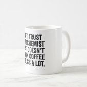 コーヒーを飲まない生化学者を信用するな コーヒーマグカップ (正面右)