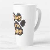 コーヒーを飲み干す カフェラテマグ (右アングル)