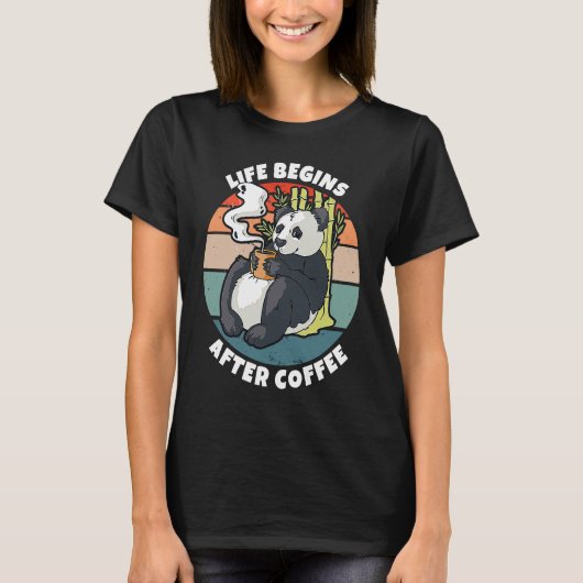 コーヒーを飲んでから人生が始まる Tシャツ (正面)