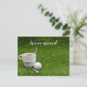 コーヒーカップで新しい家に引っ越したゴルフ ポストカード (スタンド正面)