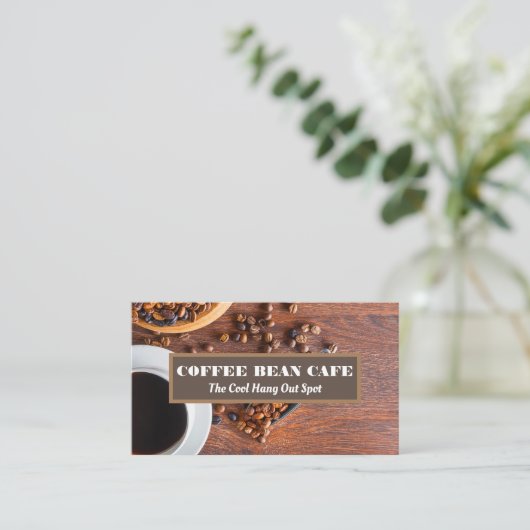 コーヒーカップと豆の木製テーブル 名刺 (スタンド正面)