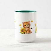 コーヒーカップに座る面白い猫の芸術 マグカップ (中央)