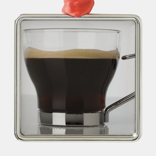 コーヒーカップのクローズアップ メタルオーナメント (正面)