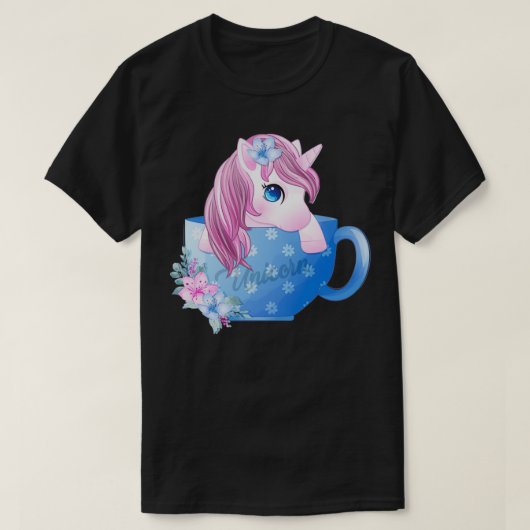 コーヒーカップの中の可愛いユニコーン Tシャツ (デザイン正面)