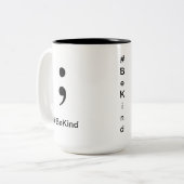 コーヒーカップの#BeKindは親切です ツートーンマグカップ (正面左)