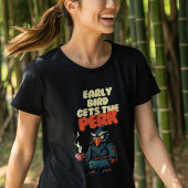 コーヒーカップを持った面白いフクロウ Tシャツ