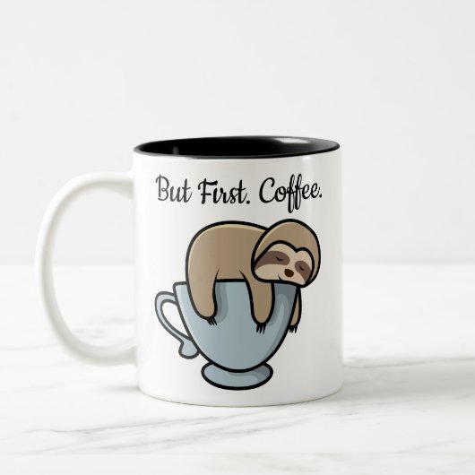 コーヒーカップコーヒーで眠るかわいいナマケモノ引用文 ツートーンマグカップ (左)