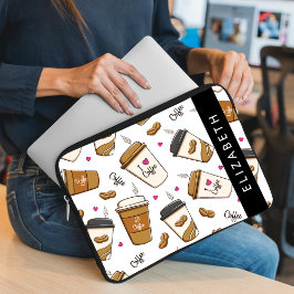 コーヒーカップ、コーヒー豆、コーヒー愛好家、あなたの名前 ラップトップスリーブ