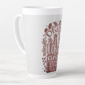 コーヒーケーキを食べ飲む カフェラテマグ (左アングル)